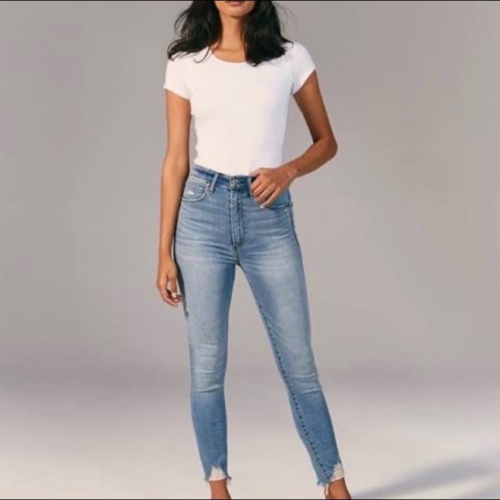 Abercrombie and Fitch The Skinny High Rise Jeans Size 0R